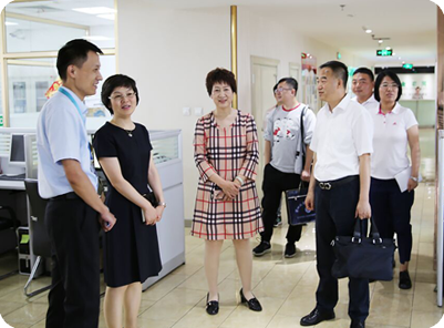  哈爾濱市統(tǒng)計局副局長丁威、道里區(qū)統(tǒng)計局、工農(nóng)街道辦事處相關(guān)領(lǐng)導(dǎo)蒞臨金農(nóng)網(wǎng)調(diào)研指導(dǎo)農(nóng)業(yè)電商工作